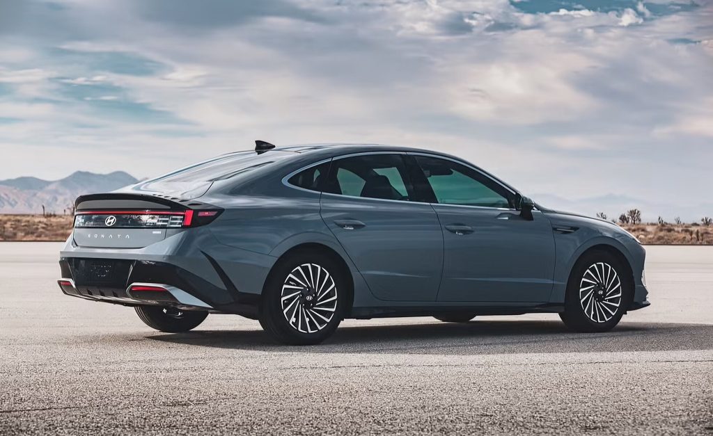 2025 Hyundai Sonata - The Sedan You've Been Waiting For