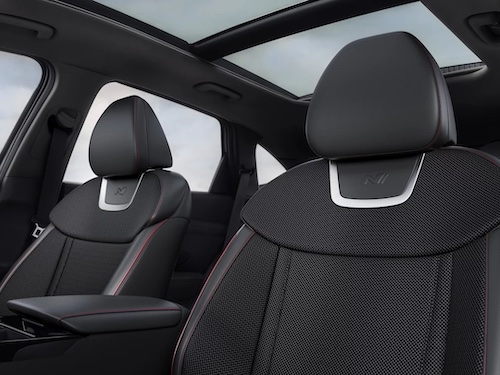 A pro of the 2025 Hyundai Tucson is the 2.5 liter 187 hp engine with hybrid powertrain options and advanced safety features.