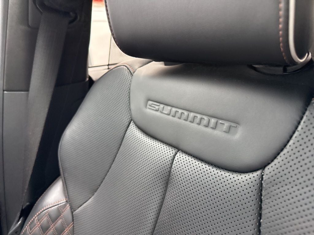 2022 Jeep Grand Cherokee Summit Reserve