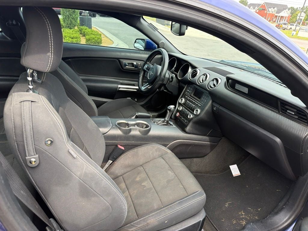 2016 Ford Mustang V6