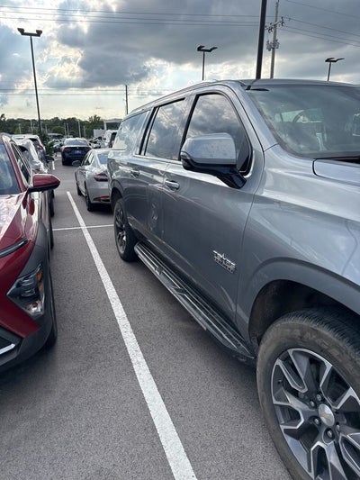 2023 Chevrolet Suburban LT