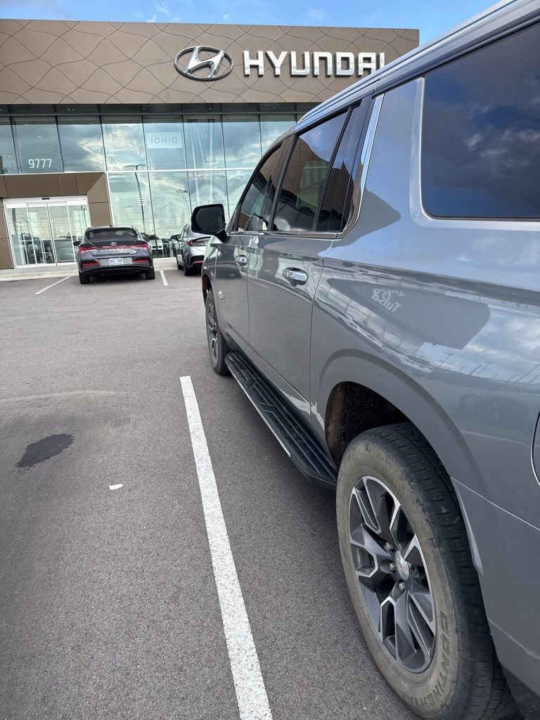 2023 Chevrolet Suburban LT