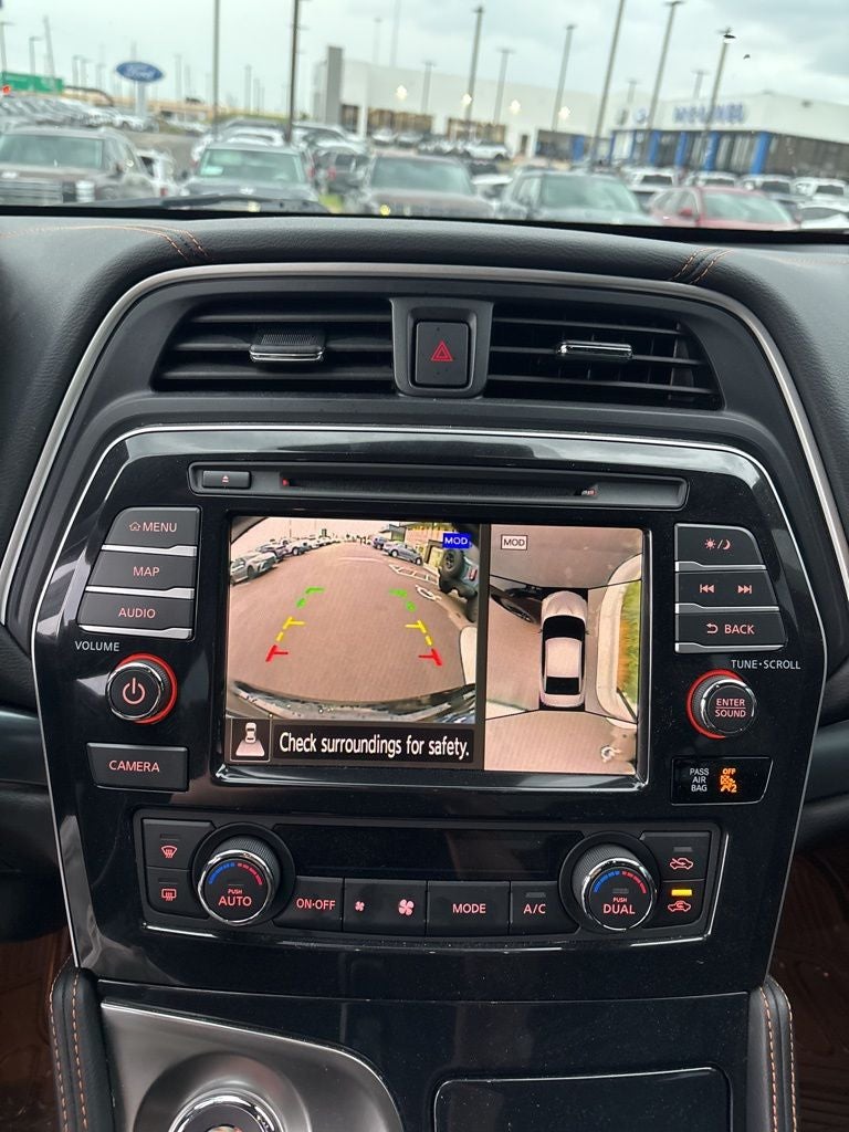 2023 Nissan Maxima SR