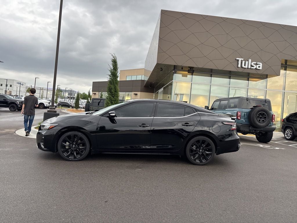 2023 Nissan Maxima SR