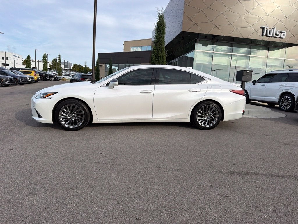2025 Lexus ES 300h Luxury