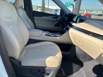 2025 INFINITI QX60 LUXE