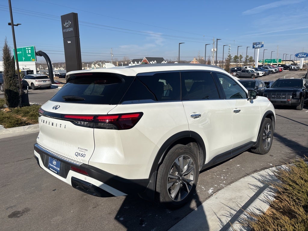2025 INFINITI QX60 LUXE