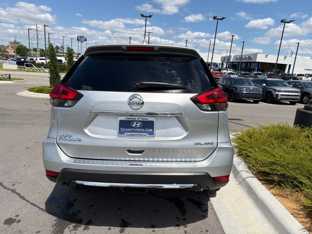 2017 Nissan Rogue SL