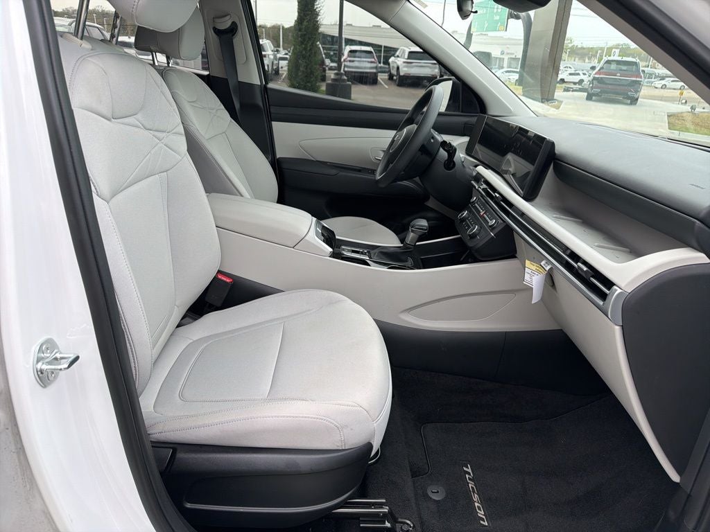 2025 Hyundai TUCSON SE