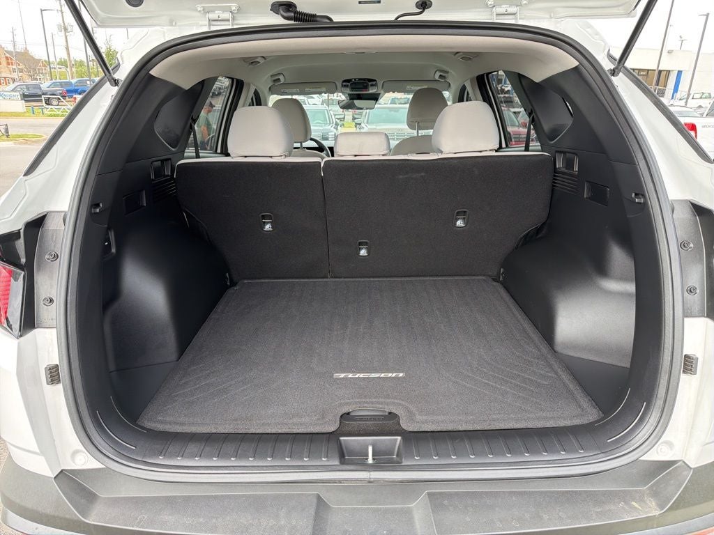 2025 Hyundai TUCSON SE