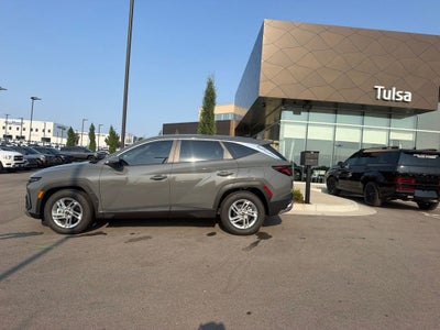 2026 Hyundai TUCSON SE