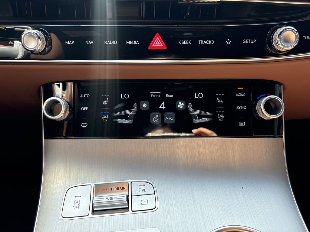 2026 Genesis GV70 2.5T Advanced