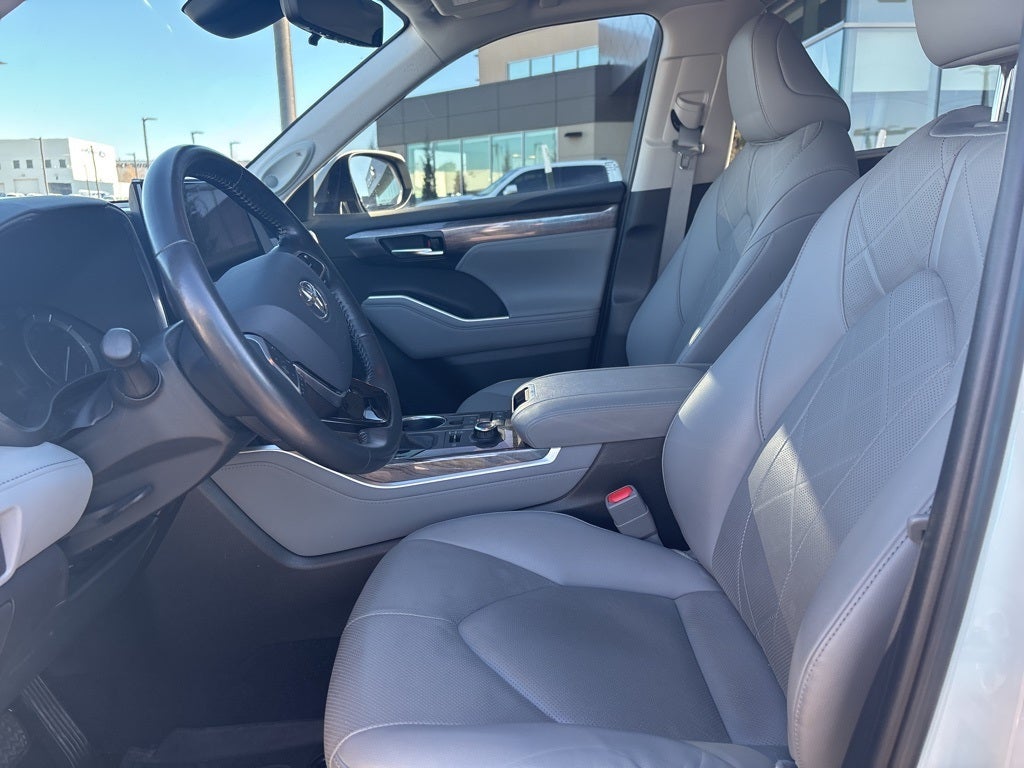 2020 Toyota Highlander Platinum