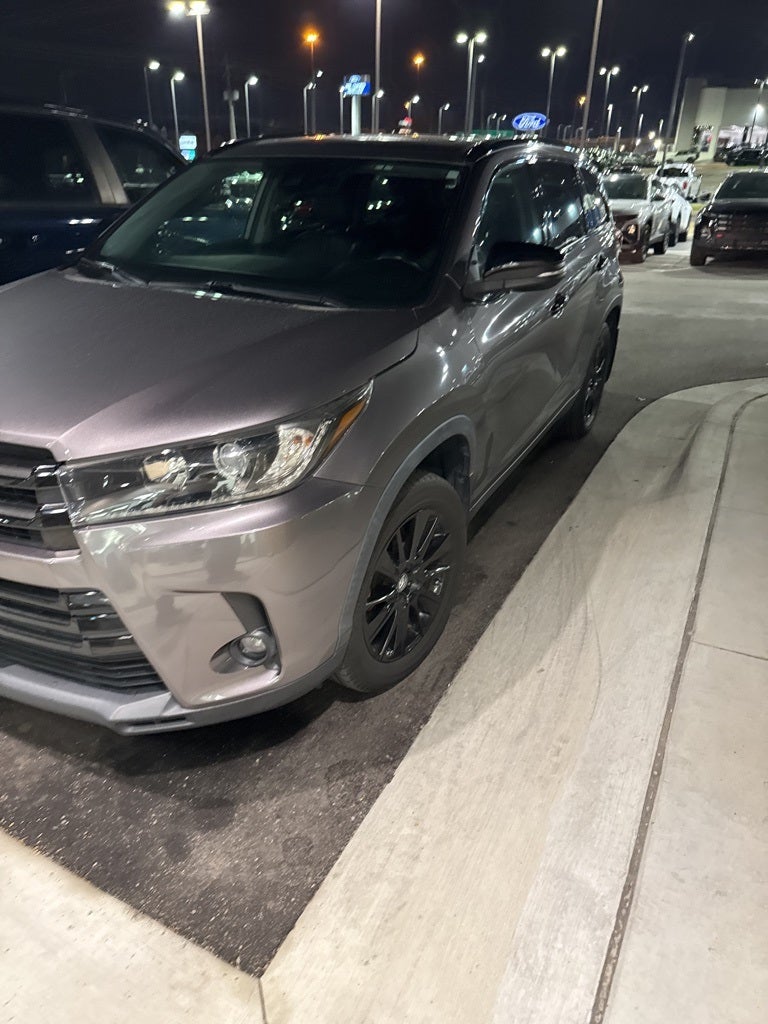 2019 Toyota Highlander SE