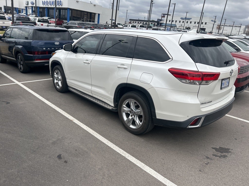 2017 Toyota Highlander Base