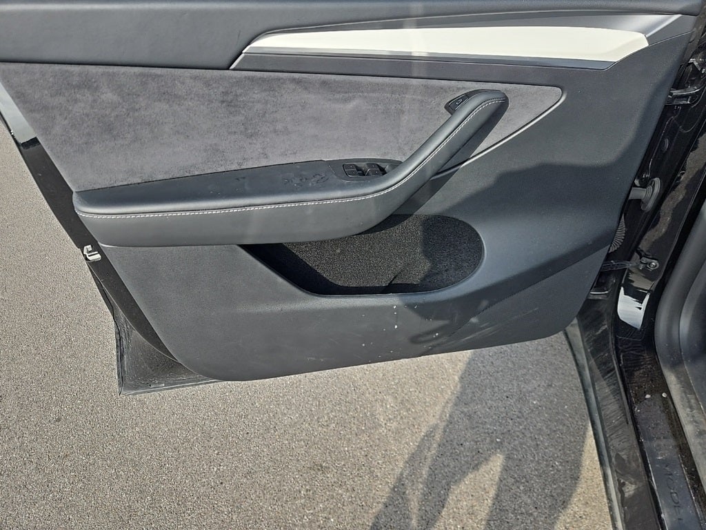 2025 Tesla Model Y Long Range