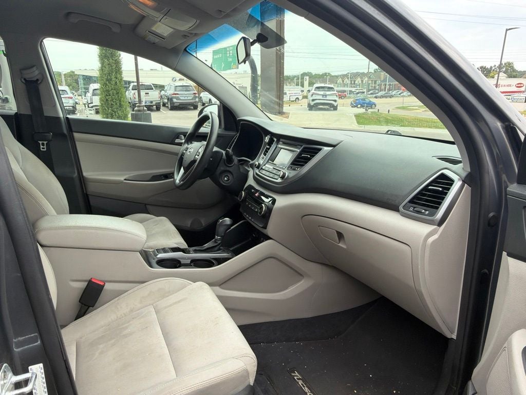 2017 Hyundai TUCSON SE