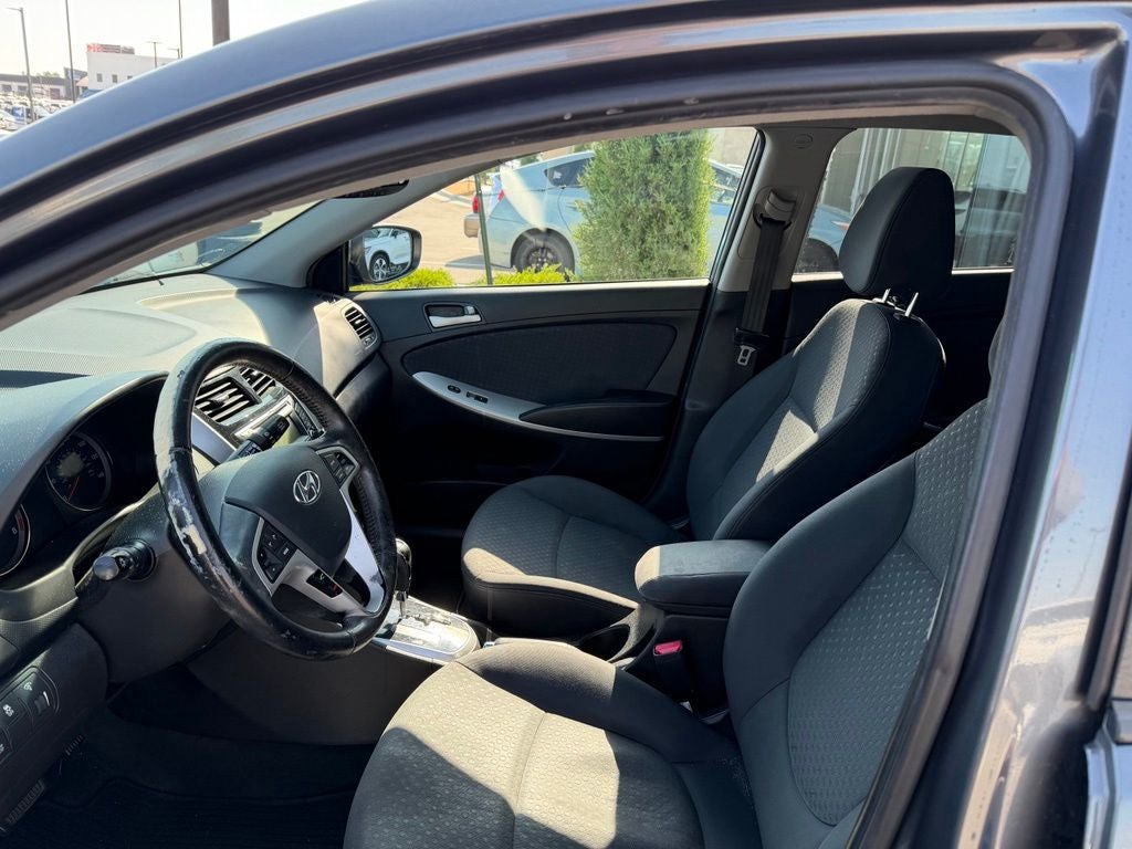 2013 Hyundai ACCENT SE