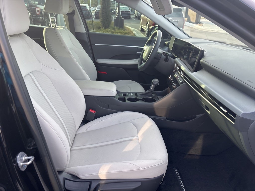 2025 Hyundai SONATA SE