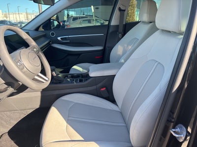 2025 Hyundai SONATA SE