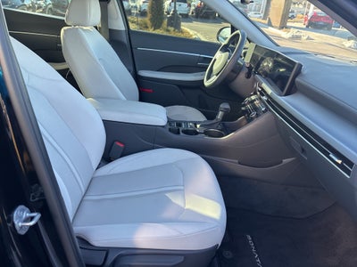 2025 Hyundai SONATA SE