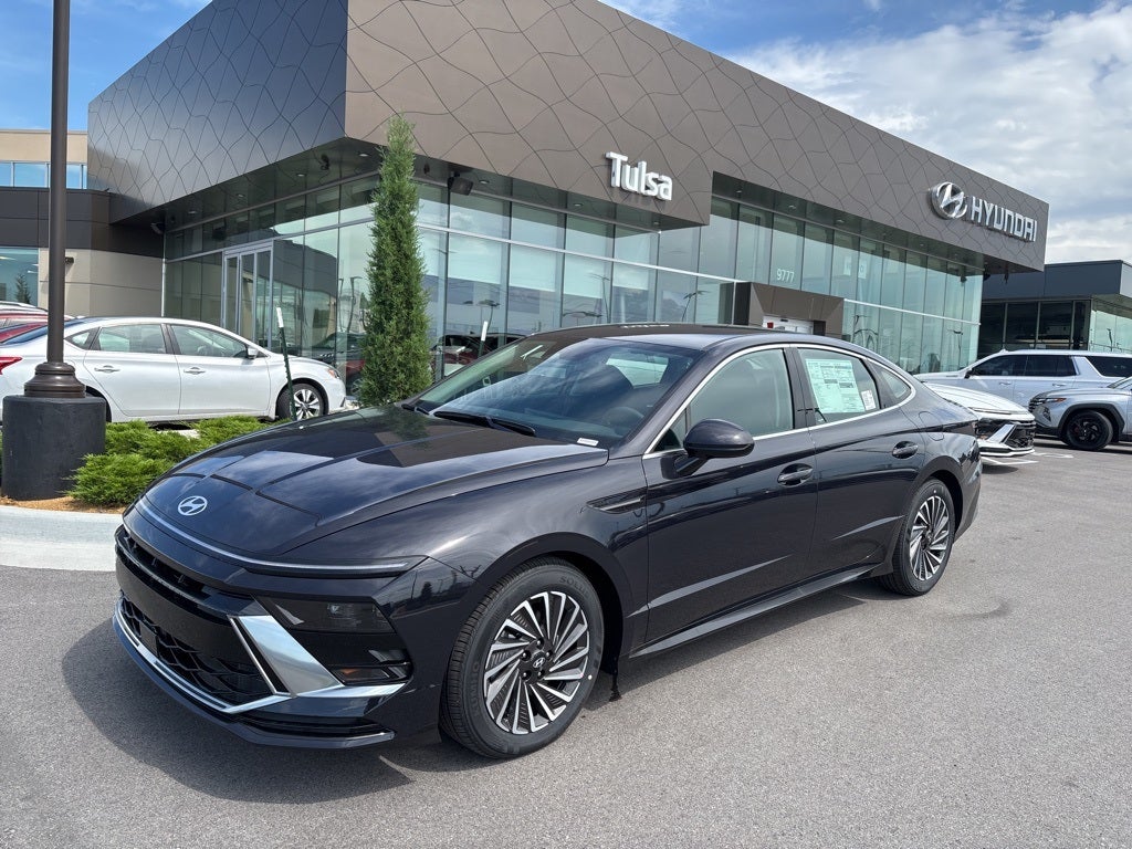 2025 Hyundai SONATA HYBRID SEL
