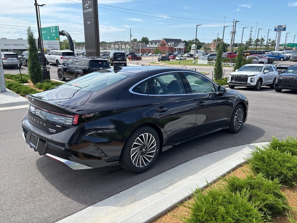 2025 Hyundai SONATA HYBRID SEL