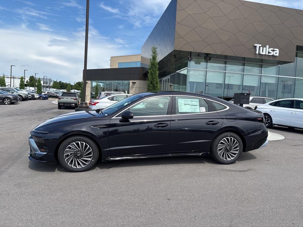 2025 Hyundai SONATA HYBRID SEL