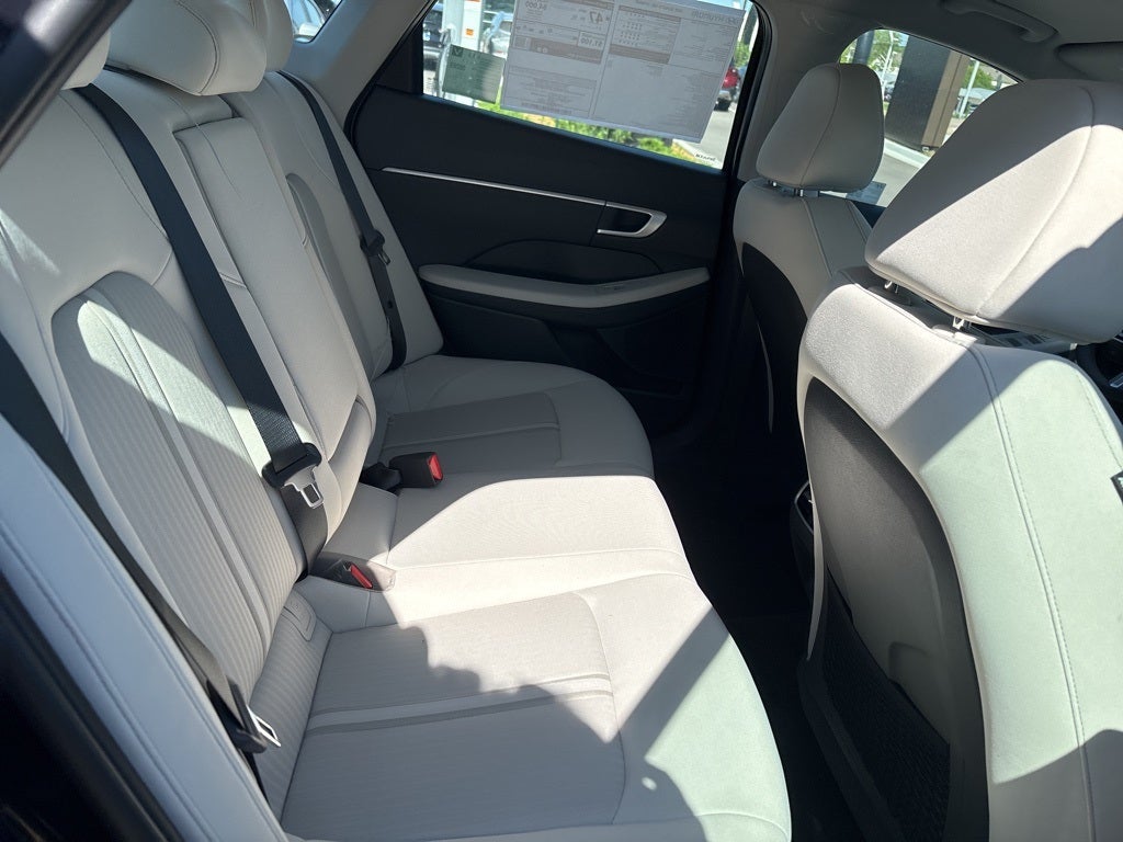 2025 Hyundai SONATA HYBRID SEL