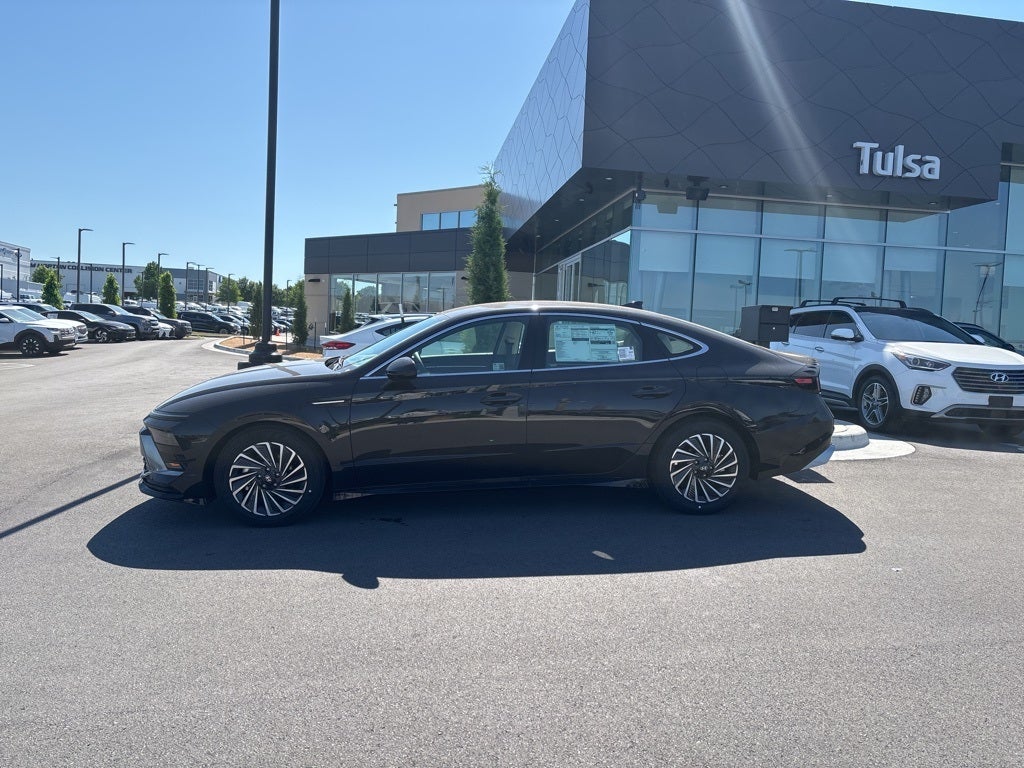 2025 Hyundai SONATA HYBRID SEL