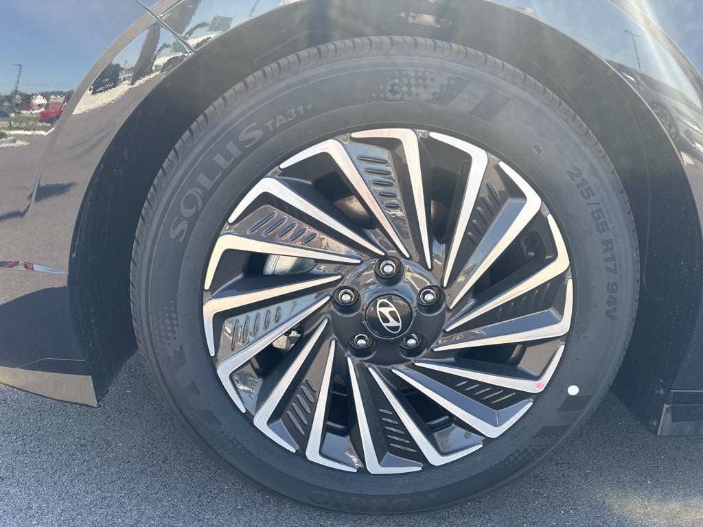 2025 Hyundai SONATA HYBRID SEL
