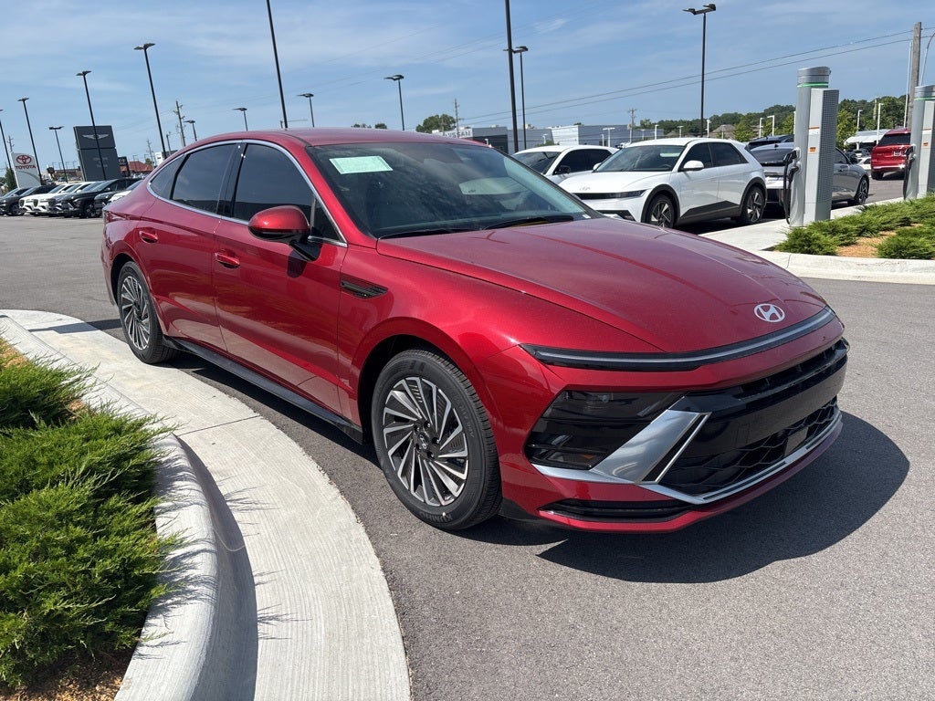 2025 Hyundai SONATA HYBRID SEL