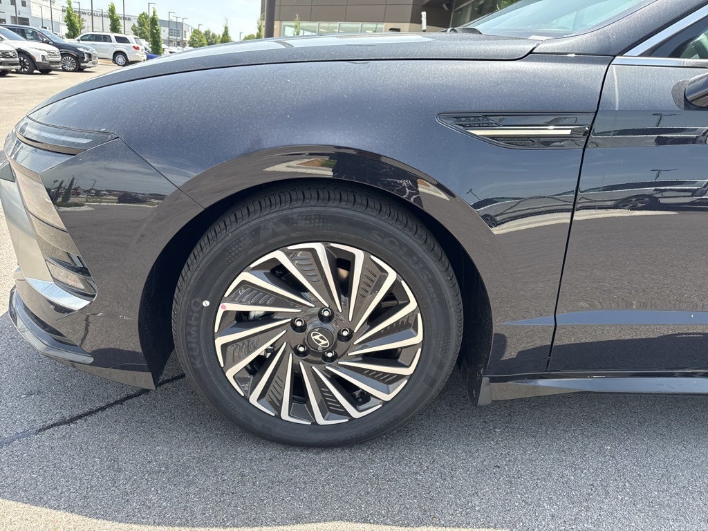 2025 Hyundai SONATA HYBRID SEL