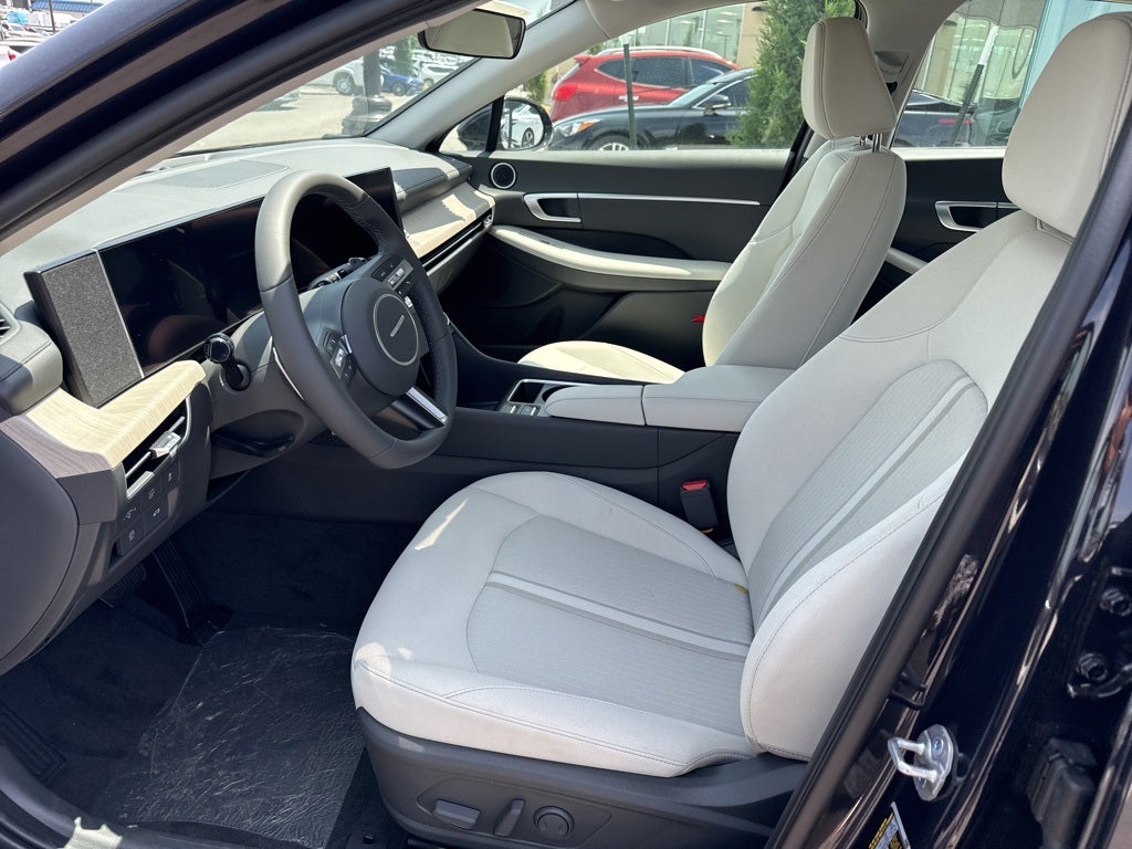 2025 Hyundai SONATA HYBRID SEL