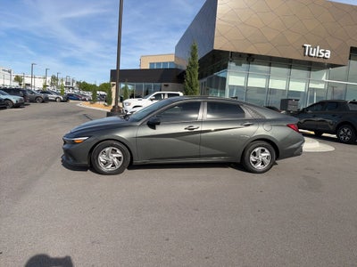 2025 Hyundai ELANTRA SE