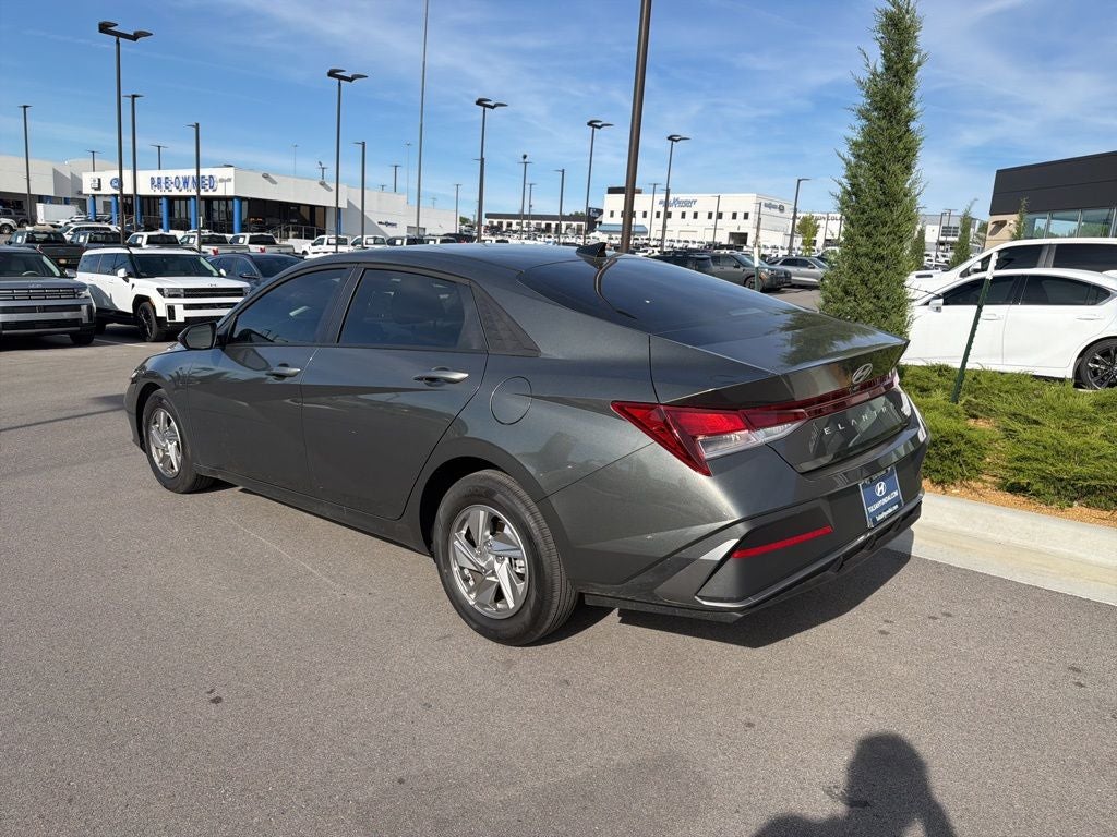2025 Hyundai ELANTRA SE