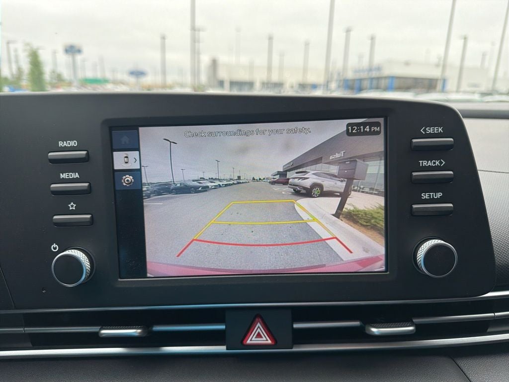 2025 Hyundai ELANTRA SE