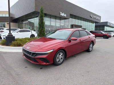 2025 Hyundai ELANTRA SE