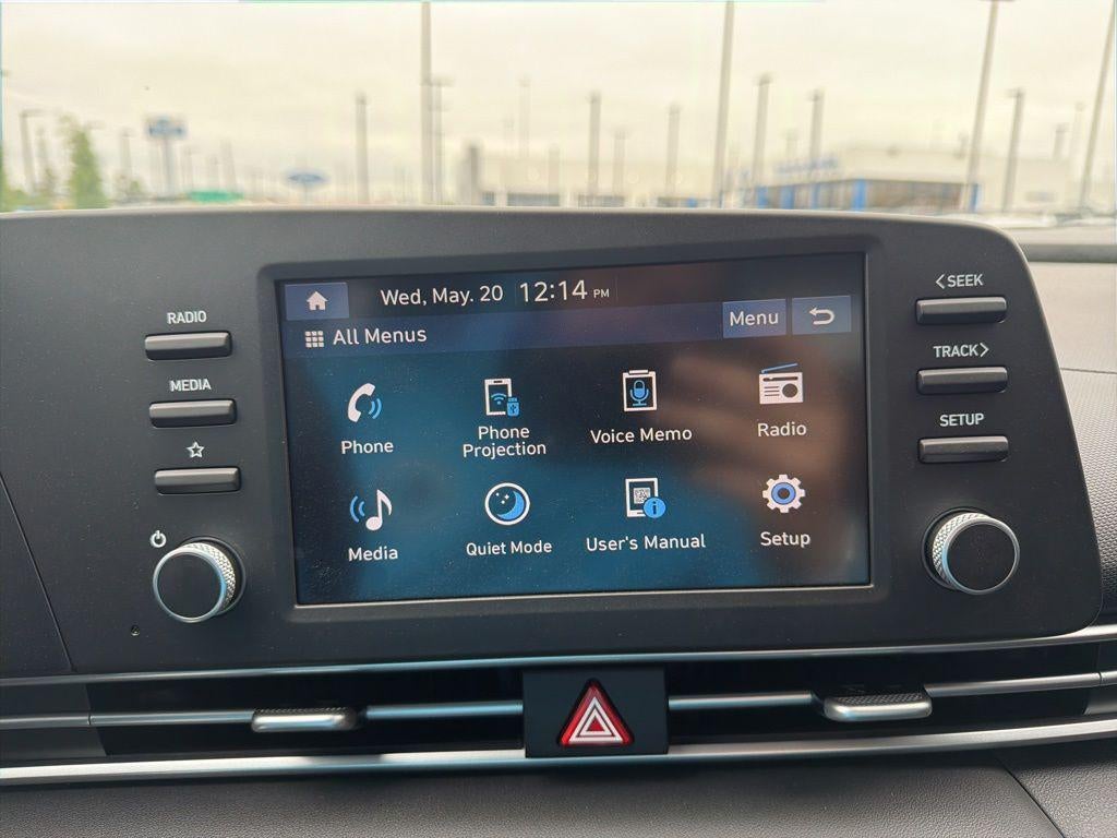 2025 Hyundai ELANTRA SE