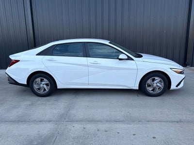 2026 Hyundai ELANTRA SE