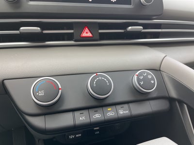 2025 Hyundai ELANTRA SE