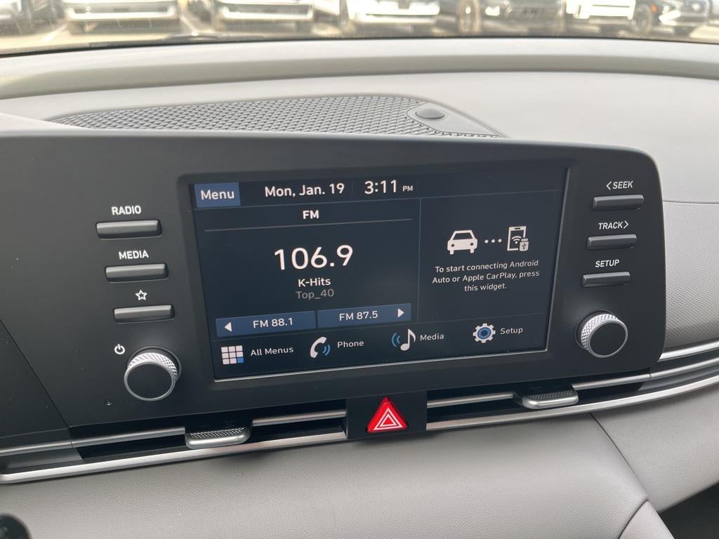 2025 Hyundai ELANTRA SE