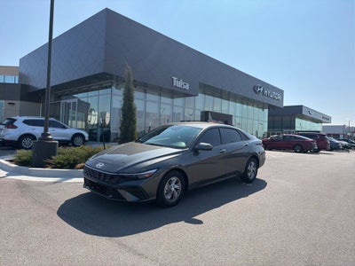 2025 Hyundai ELANTRA SE