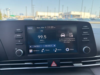 2025 Hyundai ELANTRA SE