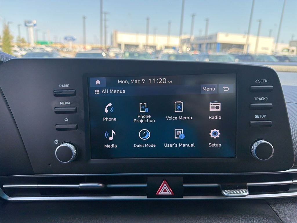 2025 Hyundai ELANTRA SE