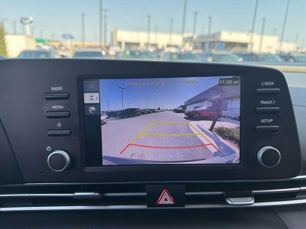 2025 Hyundai ELANTRA SE