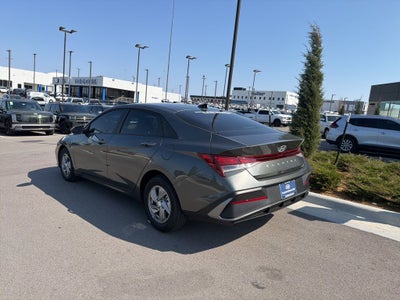 2025 Hyundai ELANTRA SE
