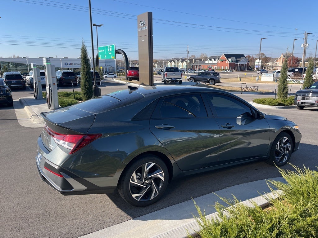 2025 Hyundai ELANTRA SEL Sport