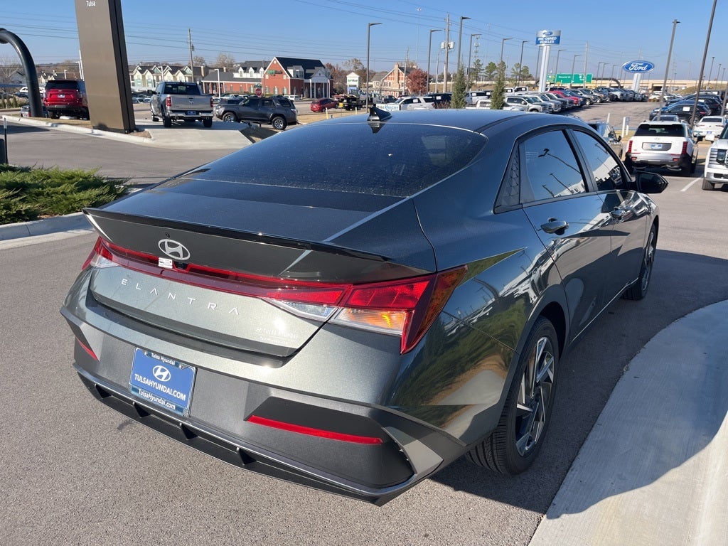 2025 Hyundai ELANTRA SEL Sport