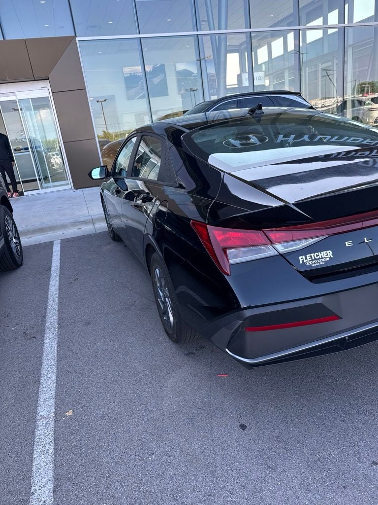 2024 Hyundai ELANTRA SEL